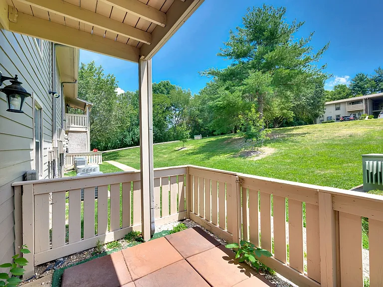 709 Ashlawn Pl — Photo 13