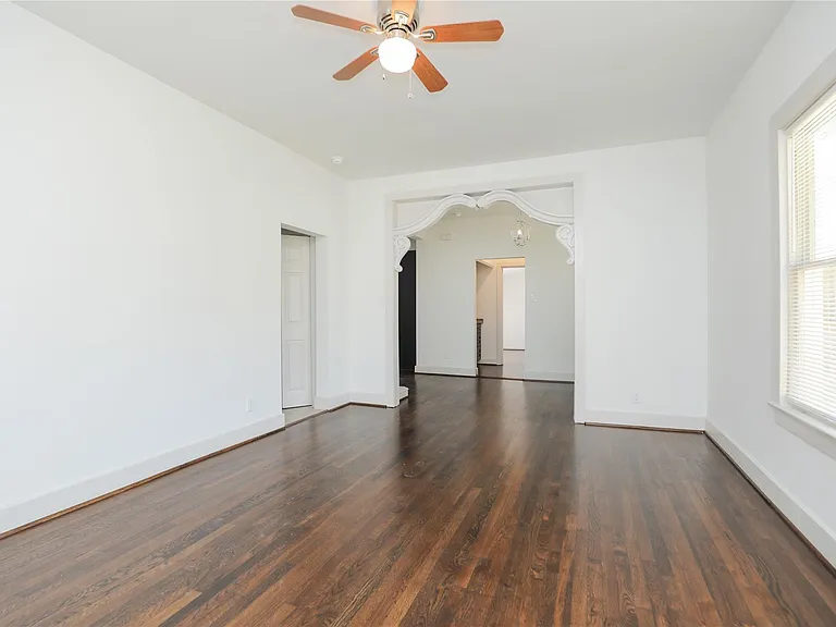 1244 W 21st St — Photo 11