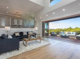 35 Hallmark Cir, Menlo Park, CA 94025