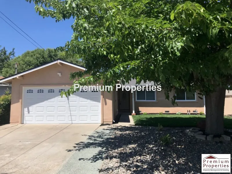 2573 Hamilton Ave photo 1