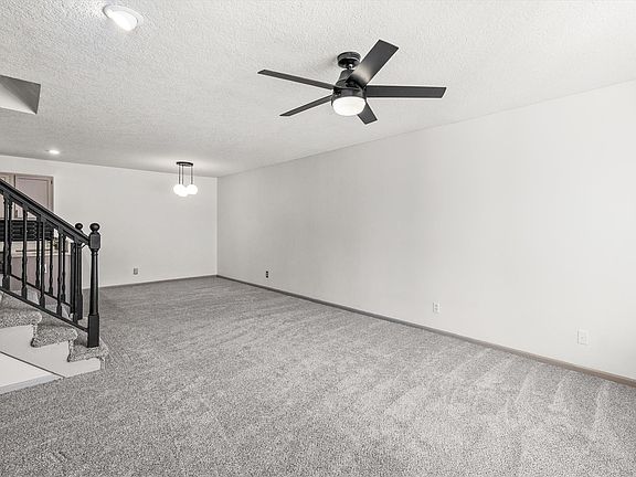 3rd image of 1401 SE Delaware Ave APT 6