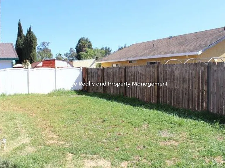 3142 Castellon Way — Photo 17