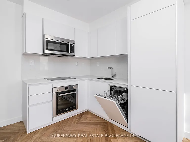 110 Wellesley St E #102 — Photo 3