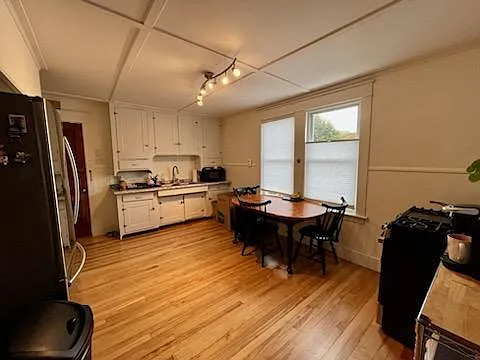 123 Webber Ave — Photo 2