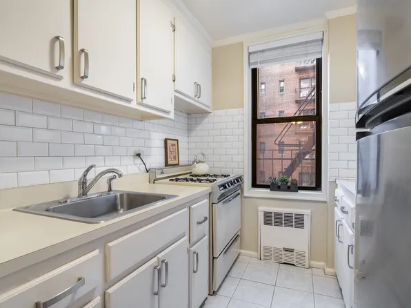 3060 Ocean Avenue image 6 of 14