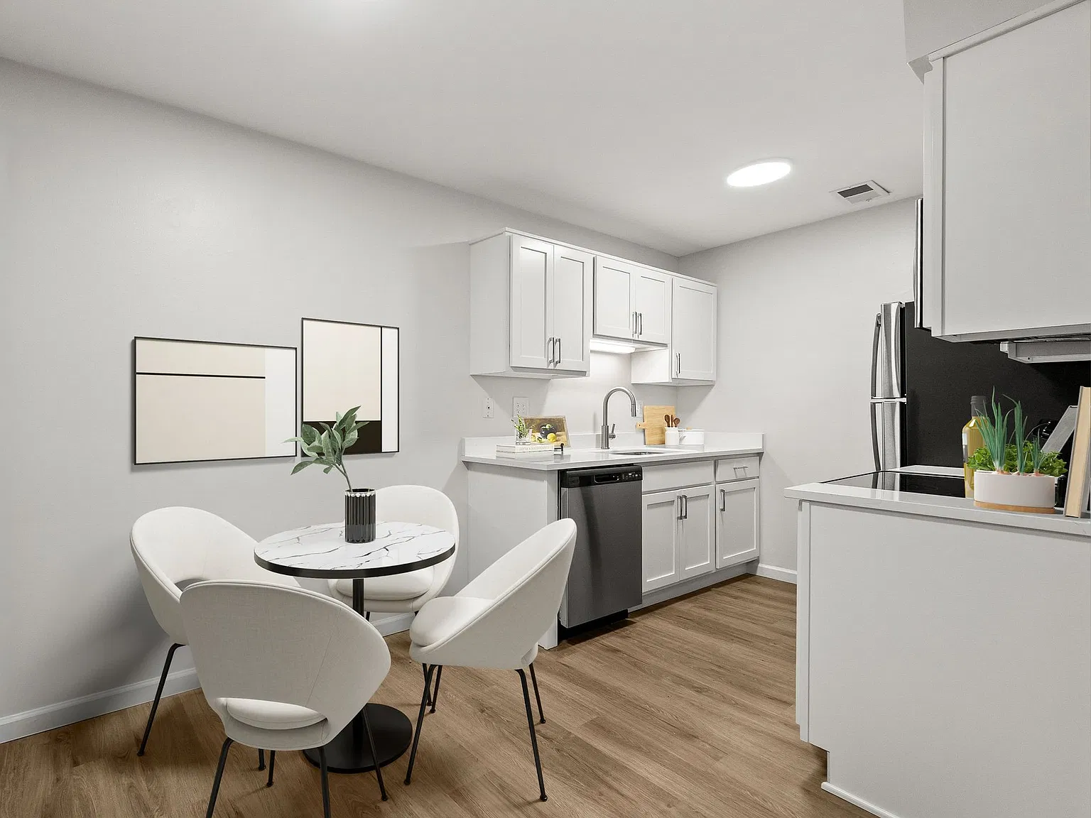 Milford Collection Apartments — Photo 4