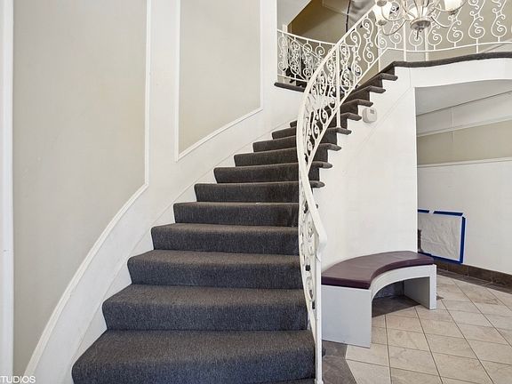 2nd image of 5300 Carriageway Dr APT 203