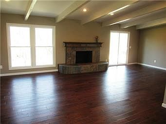 LIVING ROOM W/ HARDWOOD FLOORS