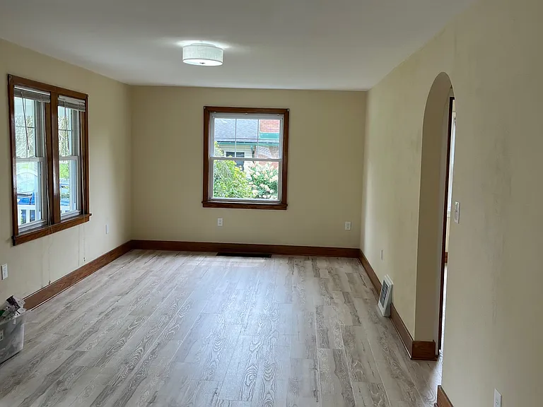 536 Perry Hwy — Photo 14