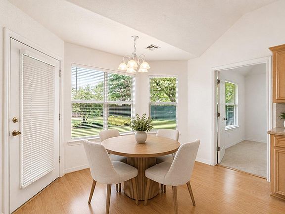 4th image of 106 Stacey Ln