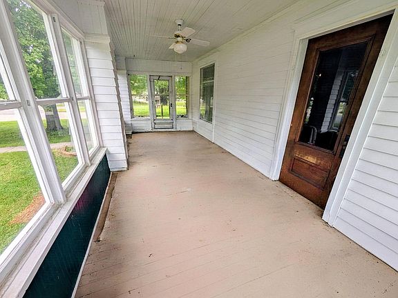 3rd image of 403 W Main St