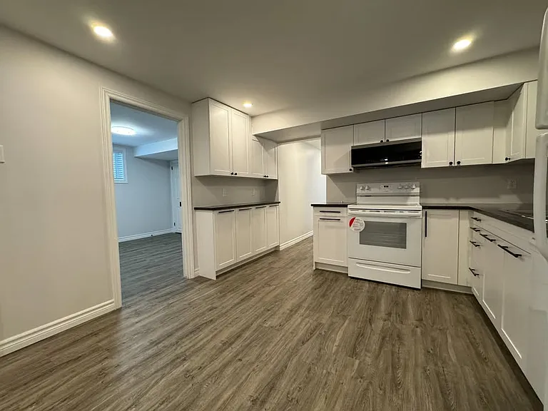 74 Peel St #BASEMENT — Photo 13