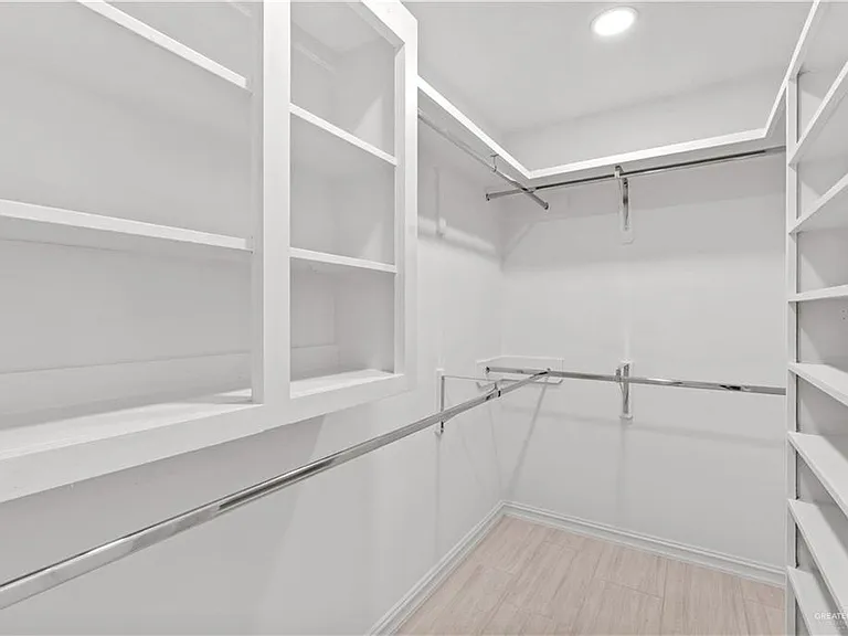 1904 Baylor Ave — Photo 14