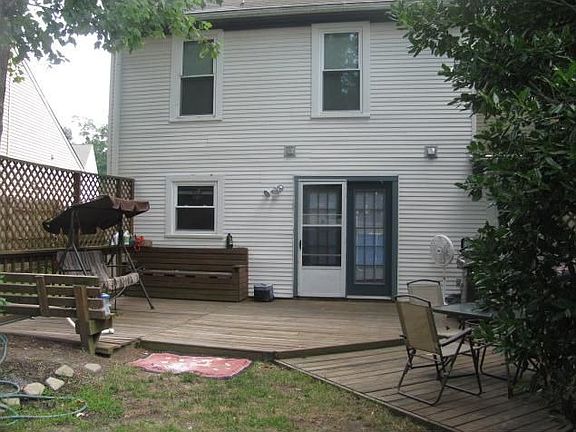 2nd image of 913 Chartwell Dr