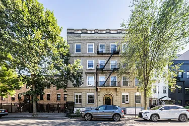 1050 Lafayette Avenue in Stuyvesant Heights