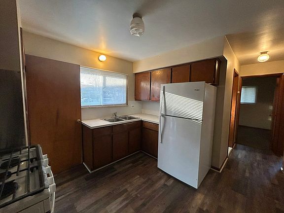 5th image of 1868 Hamilton Ave
