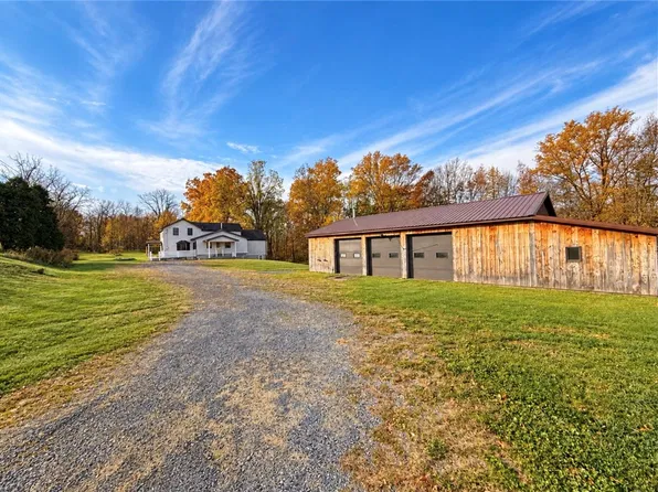 864 Gravel Rd, Seneca Falls, NY 13148