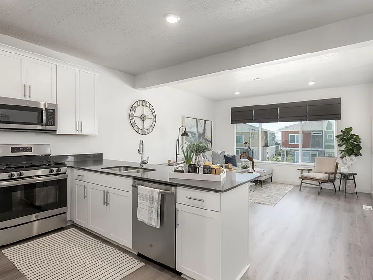 15466 S Capri Heights Ln — Photo 5