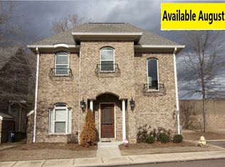 149 Falls Grove Dr, Oxford, MS 38655