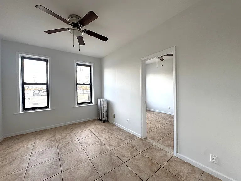 2027 Stillwell Ave #3F — Photo 9