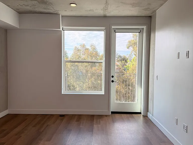 Rainford Apartments — Photo 39