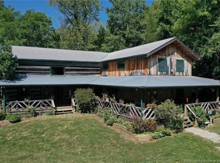 2152 N Brooksburg Manville Rd, Madison, IN 47250