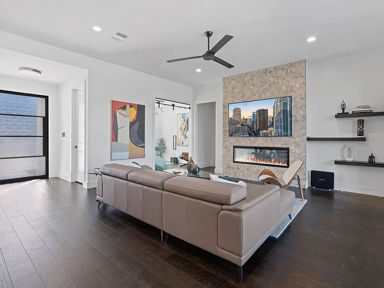 20806 Northland Cir — Photo 4