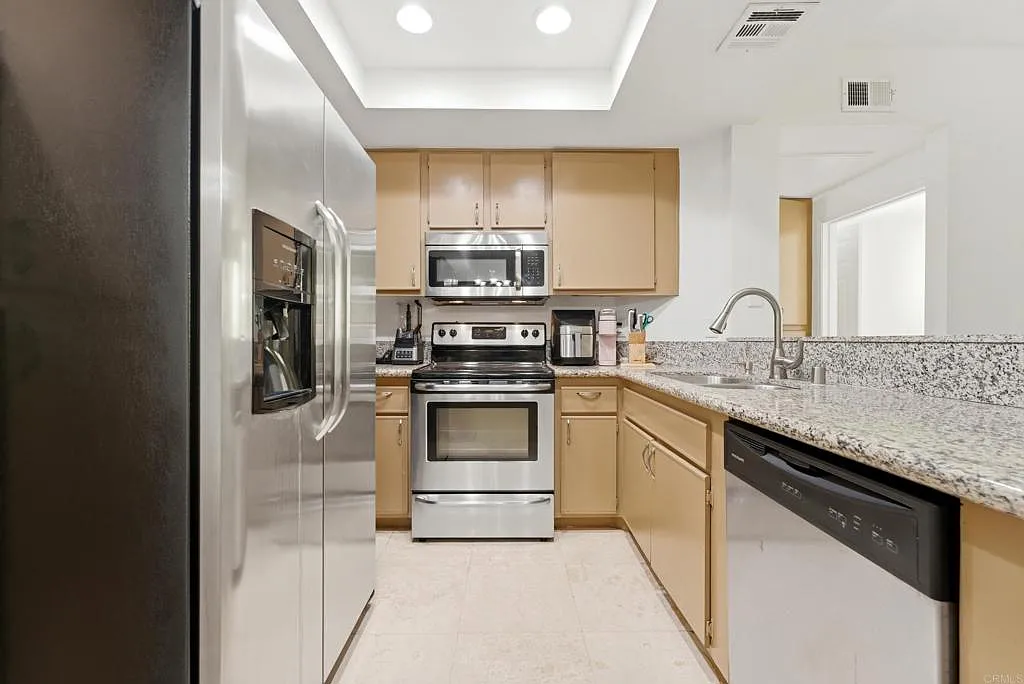 2 bed, 1017 sqft, $3,500 — Photo 2