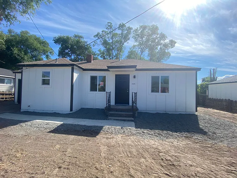 3916 Clinton Ave — Photo 1