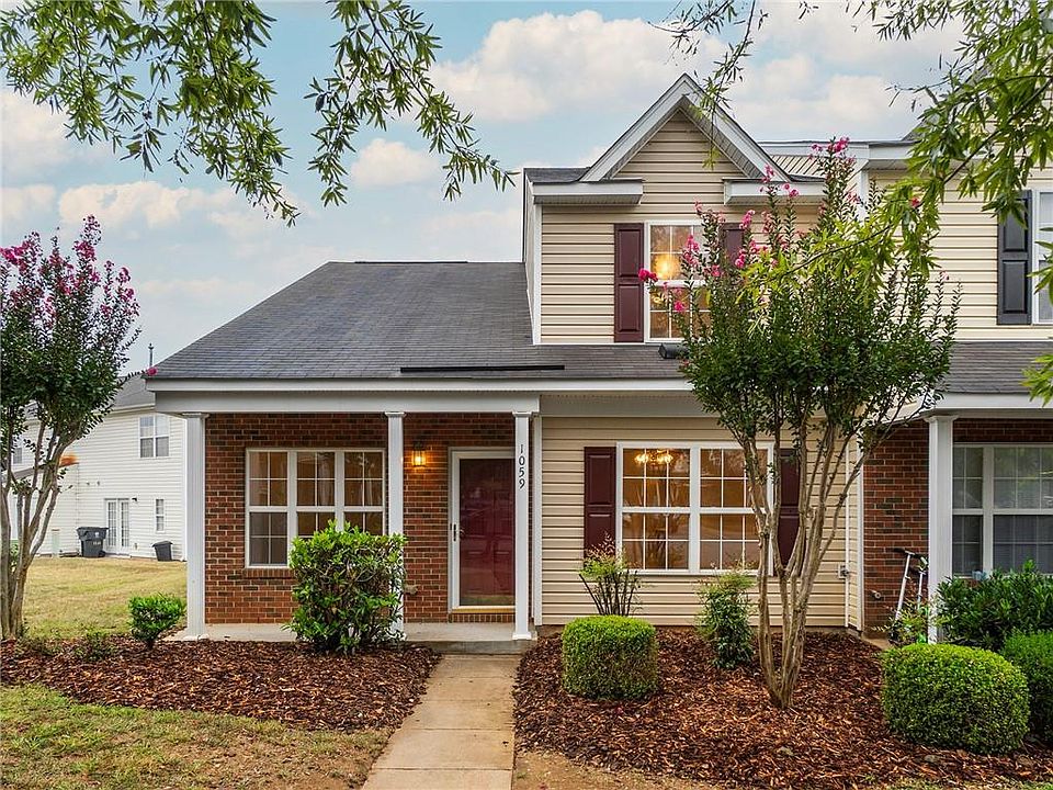 1st image of 1059 Oak Blossom Way