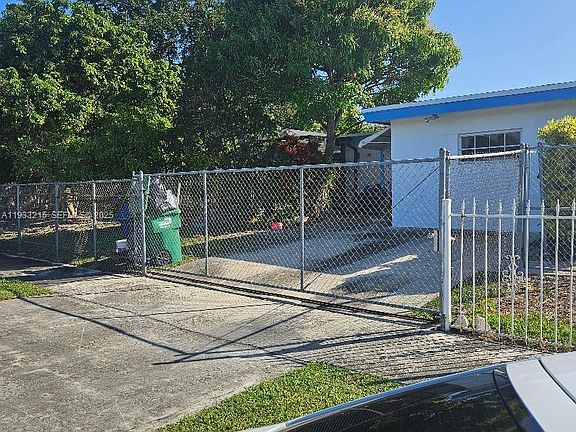 5th image of 17601 SW 108th Ct