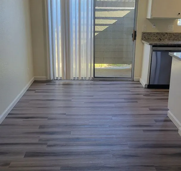 Sierra Village — Photo 4