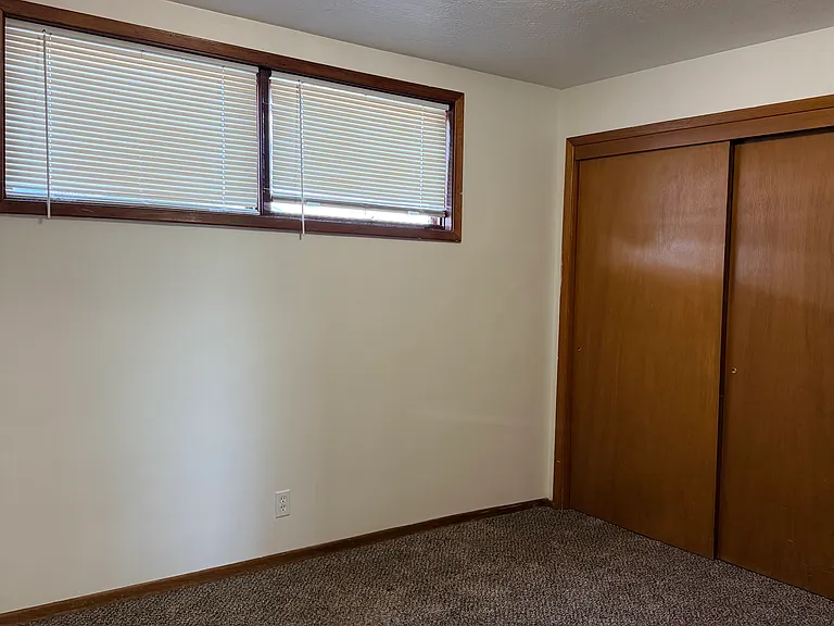 539 W Crest Dr #6 — Photo 21