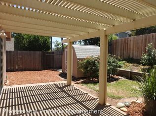 195 Bittercreek Dr, Folsom, CA 95630