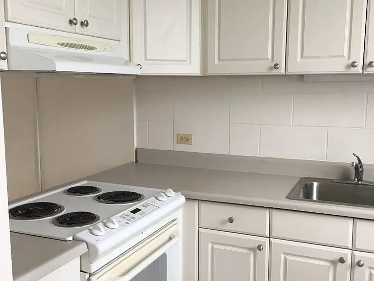 46-270 Kahuhipa St #401 — Photo 2