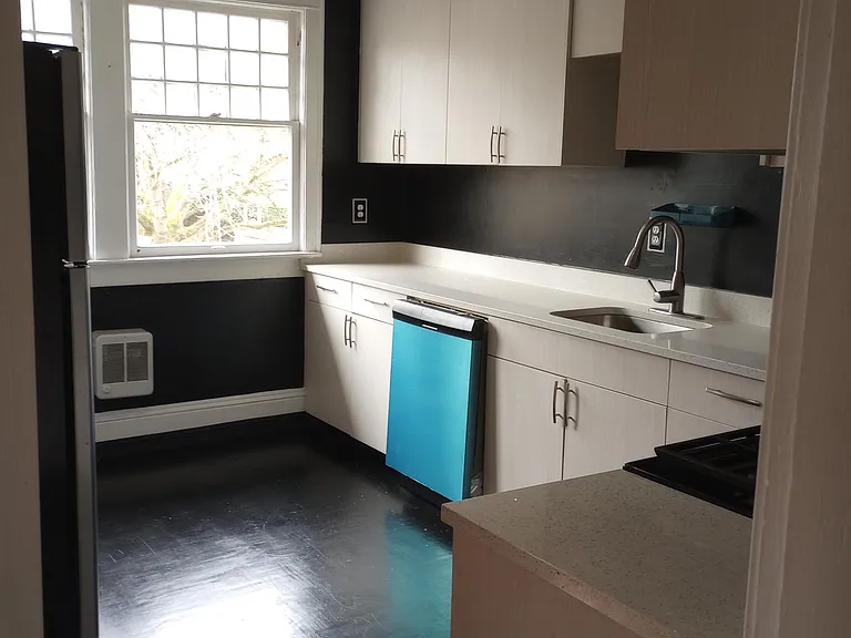 1903 10th Ave W #5 — Photo 6