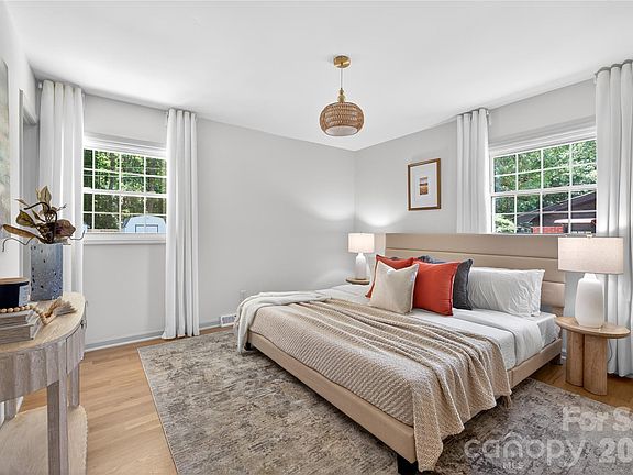 4th image of 4408 Ivanhoe Pl