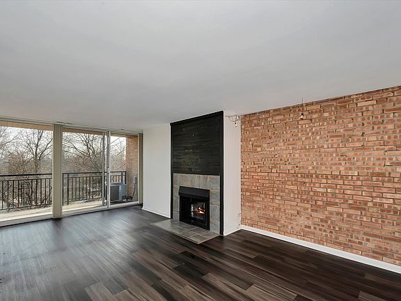 3rd image of 6010 Oakwood Dr APT 4A