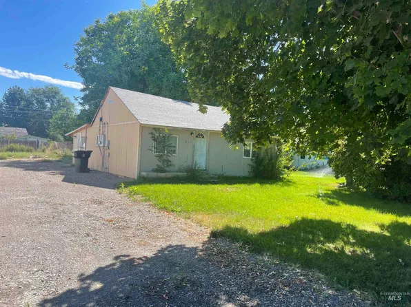 827 Schodde Ave, Burley, ID 83318