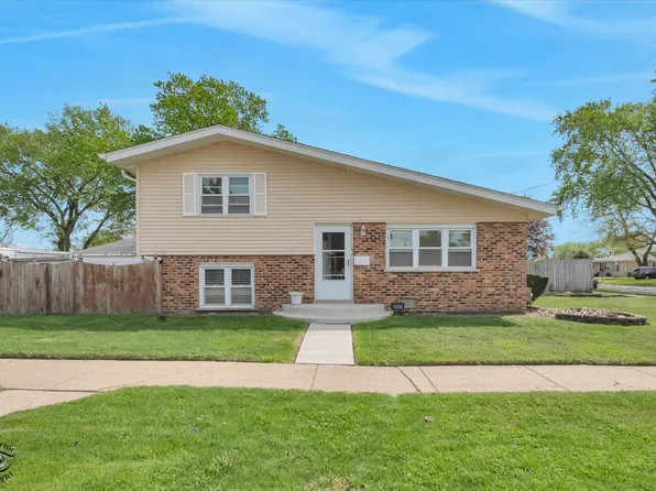 3741 W 121st St, Alsip, IL 60803