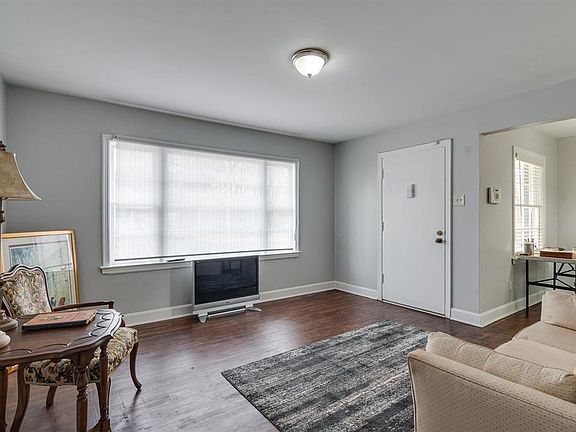 2nd image of 4987 Verosa Ave