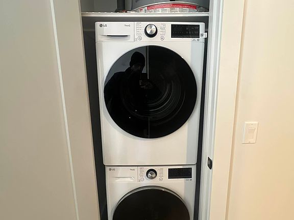 4th image of 140 Moffat St #4