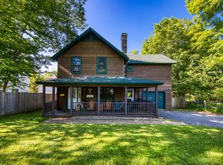 30 Acorn St, Lake Placid, NY 12946