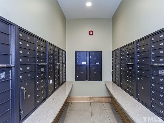4th image of 222 Glenwood Ave APT 610