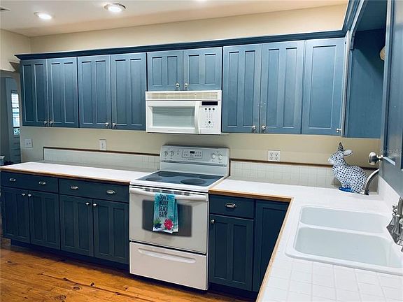 4th image of 817 Ocean Ave