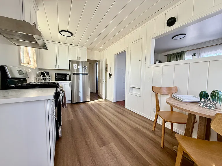 803 N Marguerita Ave #B — Photo 3