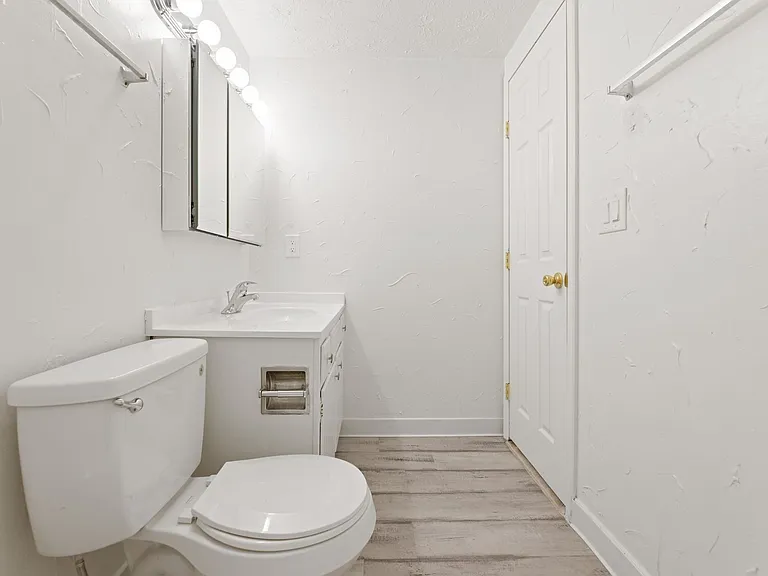 The Hillcrest Apartments — Photo 68