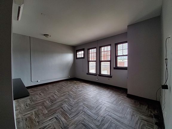 3rd image of 214 W Elm St APT 203