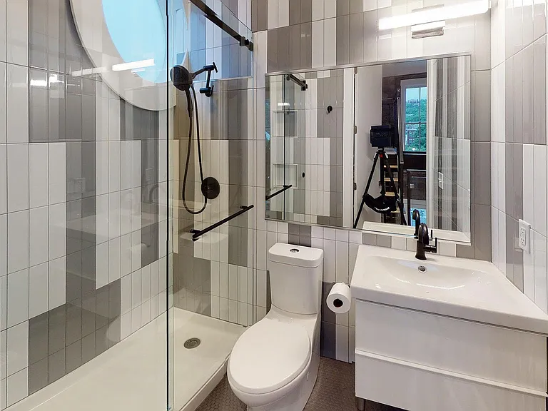 1710 Elm St #3R — Photo 14