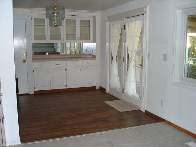 DR w/ built in china cabinet